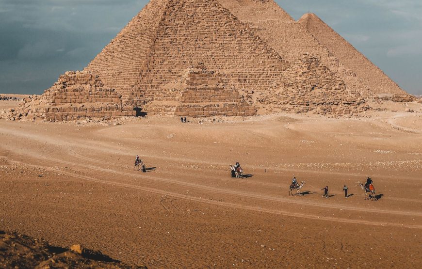 Discover the best highlights of Cairo & Giza