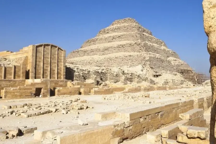 Giza Pyramids & sphinx and Sakkara Tour