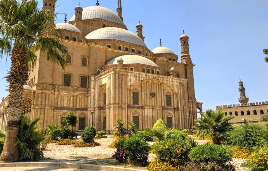 Discover the best highlights of Cairo & Giza