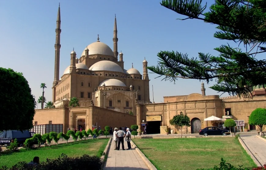 Discover the best highlights of Cairo & Giza