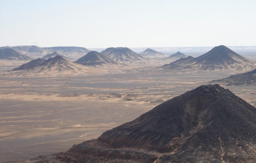 White Desert Safari – Black Desert, Crystal Mountain & Camping Experience