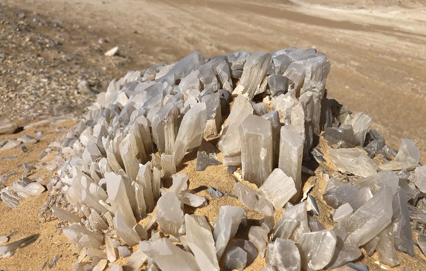 White Desert Safari – Black Desert, Crystal Mountain & Camping Experience